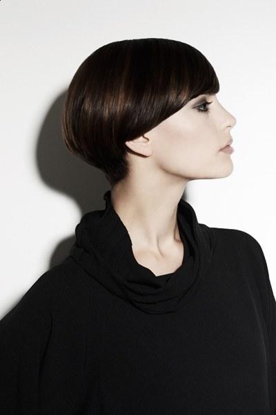 trendy short hairstyle. In this short haircut of the