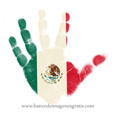 ¡Feliz Día de la Independencia! - 16 de Septiembre - Mano con bandera mexicana - Símbolos Patrios