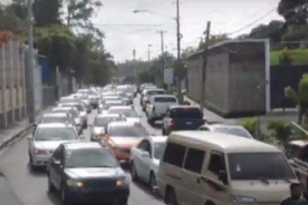 Taxistas protestan por supuesta persecución de agentes AMET ordenada por alcalde SFM