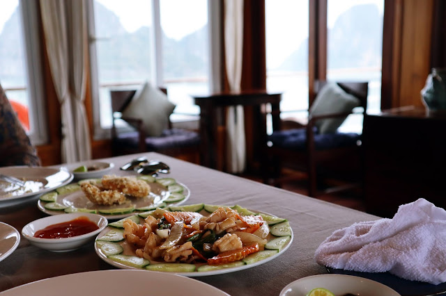 Ha Long bay through an overnight cruise