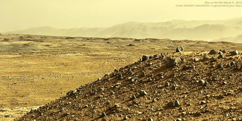 suasana senja di planet mars