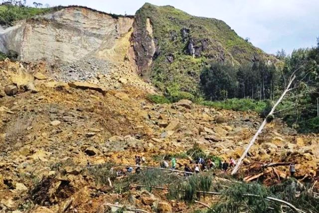  Gunung di PNG Runtuh, Ribuan Orang Tertimbun