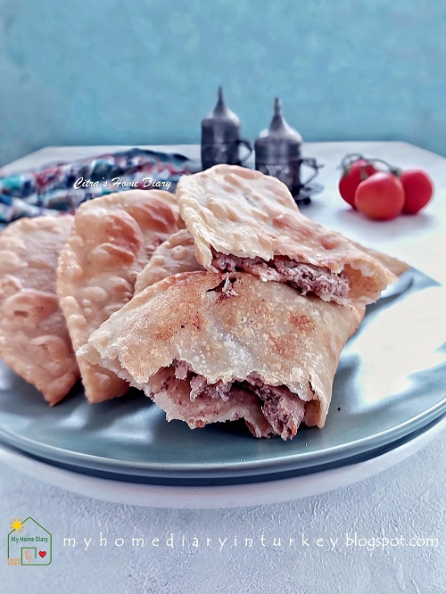 Turkish Çiğ Börek/ Turkish Fried Meat Pastry | Çitra's Home Diary. #Turkishfoodrecipe #resepmasakanturki #çiğbörek #pastry #turkishburek #meatpastry #borekrecipe #çitranınmutfağı