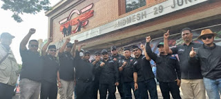 FBR Jakarta Barat Melakukan Unjuk Rasa Di Depan Cafe Holywings Kalideres
