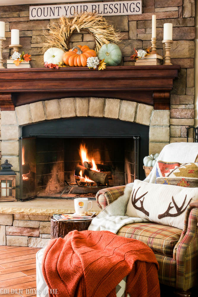Fall fireplace mantel idea - www.goldenboysandme.com
