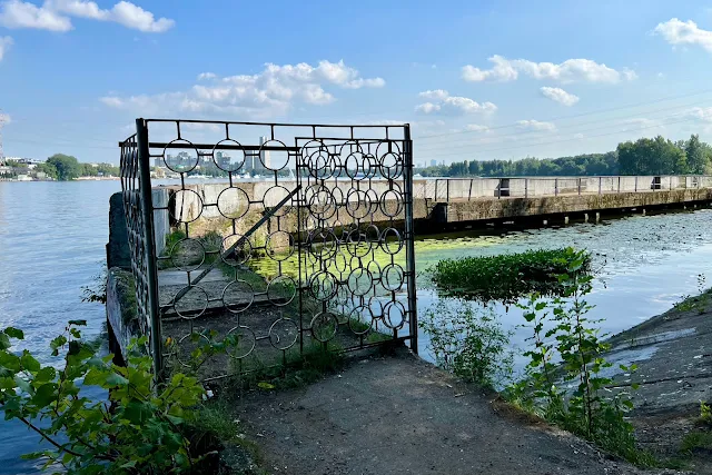 Химкинское водохранилище, причальная стенка шлюза № 7 канала имени Москвы
