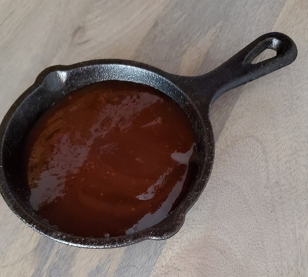 5 minute barbecue sauce in a cast iron pan