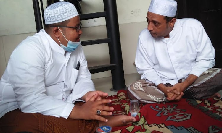 Nikmatnya Duduk dengan Orang-Orang Shalih oleh Sayyid Muhammad Yusuf Aidid, S.Pd, M.Si  (Dosen Agama Islam Universitas Indonesia dan PNJ)