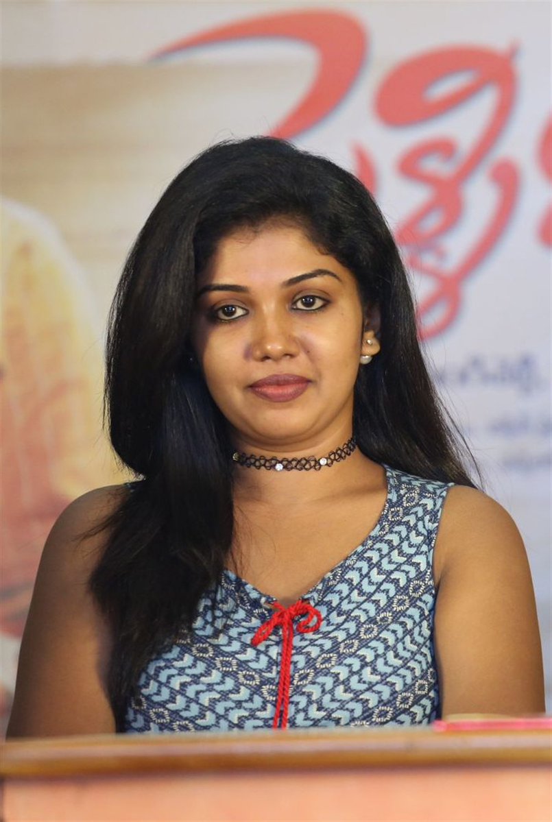 Actress Riythvika Latest HD Images