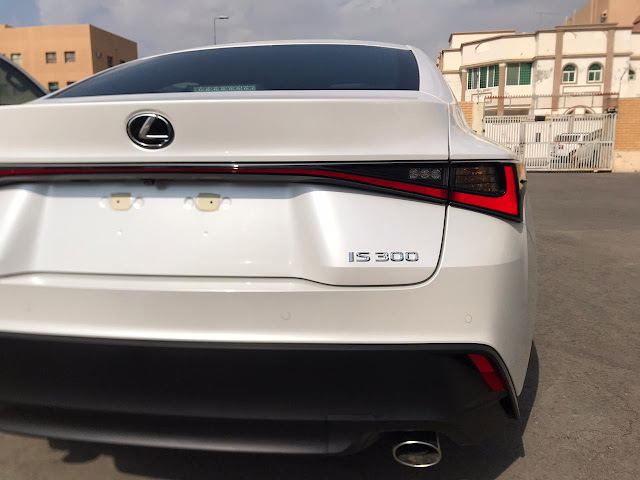 لكزس IS 300 2021 اطلقت الجيل الجديد وتقدم مجموعة متنوعة من الباقات من الخارج | JOOAUTOMOBILE