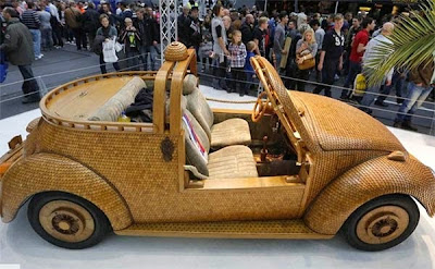 Wow Mobil Ini Terbuat Dari 50.000 Potongan Kayu