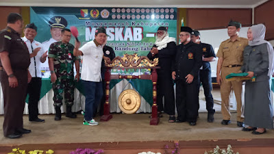 MUSKAB- X IPSI Tahun 2023,Hadir Bupati Bandung dan Ketua Koni,Memberikan Satu Bonus umroh ke Sesepuh IPSI.