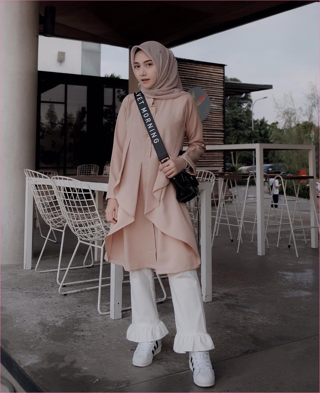  Buat sahabat yang masih resah dalam mencari outfit setelan model baju dan hijab dengan  40+ Setelan Model Hijab Casual Untuk Kuliah Ala Selebgram Terpopuler 2018