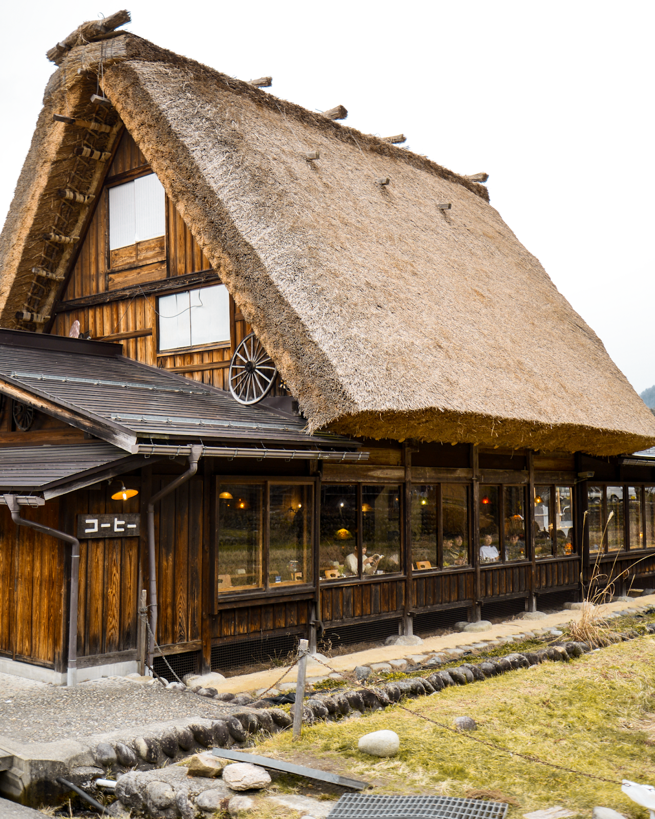 Shirakawago, UNESCO site in Japan, Kanazawa trip from Tokyo, must-visit cities in Japan, photogenic and charming towns in Japan - FOREVERVANNY