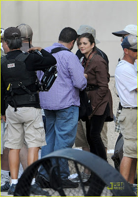 Marion Cotillard & Tom Hardy @ 'Dark Knight Rises' Set Pics!