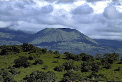  Daftar Gunung Tertinggi di Indonesia Beserta Ketinggiannya 12 Daftar Gunung Tertinggi di Indonesia Beserta Ketinggiannya