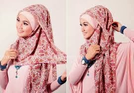 Model Hijab Untuk Wajah Lonjong