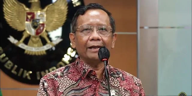 Sebagai Mantan Ketua MK, Mahfud Harusnya Mundur karena Biarkan Perppu Cipta Kerja