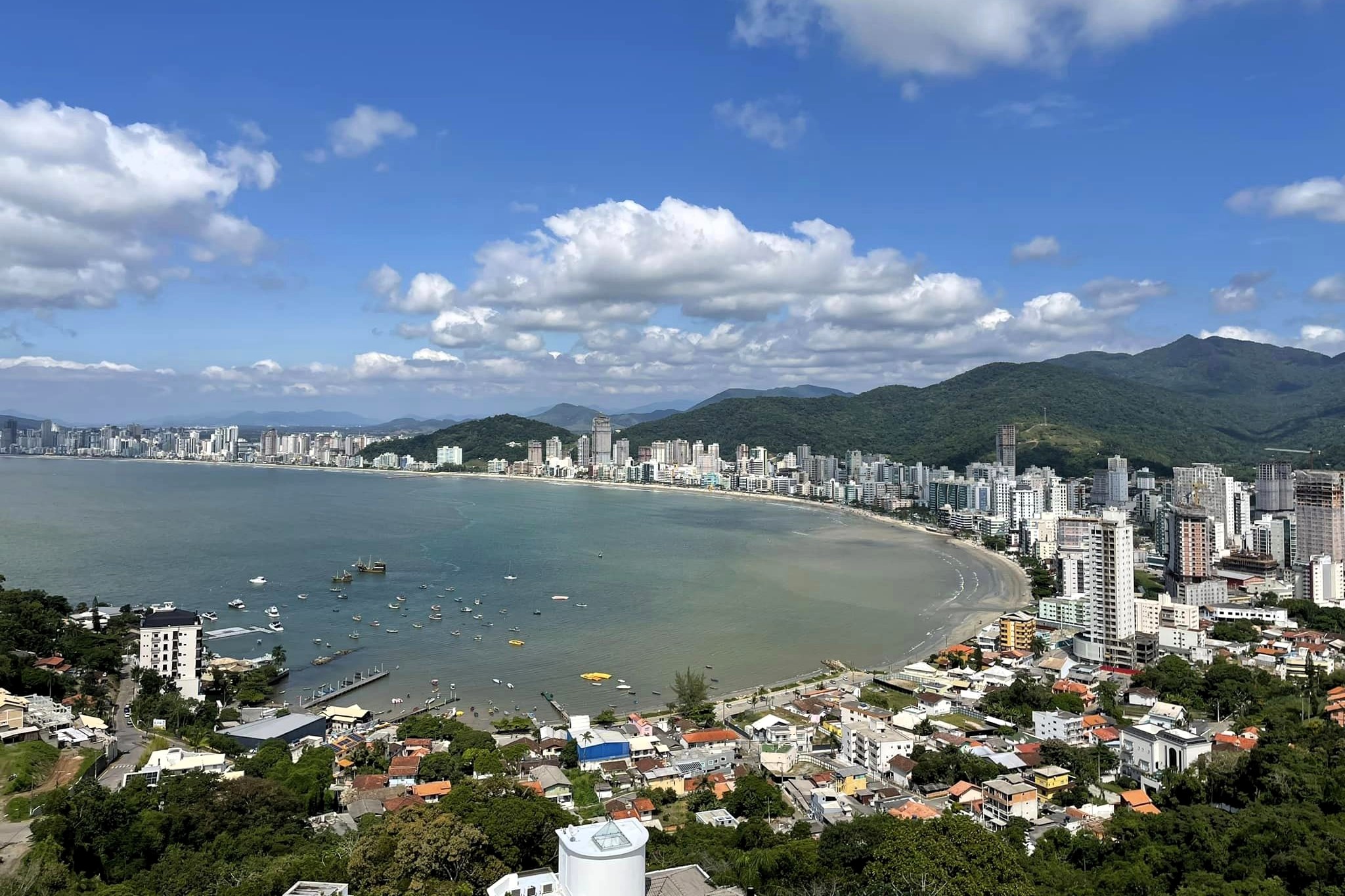Découvrez les meilleures villes balnéaires où vivre au Brésil, les villes qui offrent la meilleure qualité de vie.
