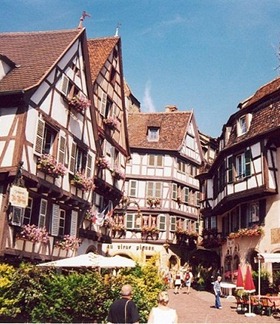 800px-France_Haut_Rhin_Colmar_01