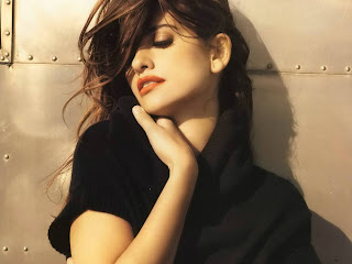 Free wallpapers without watermarks of Penelope Cruz at Fullwalls.blogspot.com