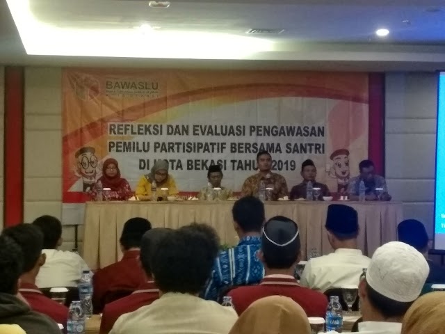 BAWASLU ADAKAN REFLEKSI DAN EVALUASI PEMILU BERSAMA PARA SANTRI