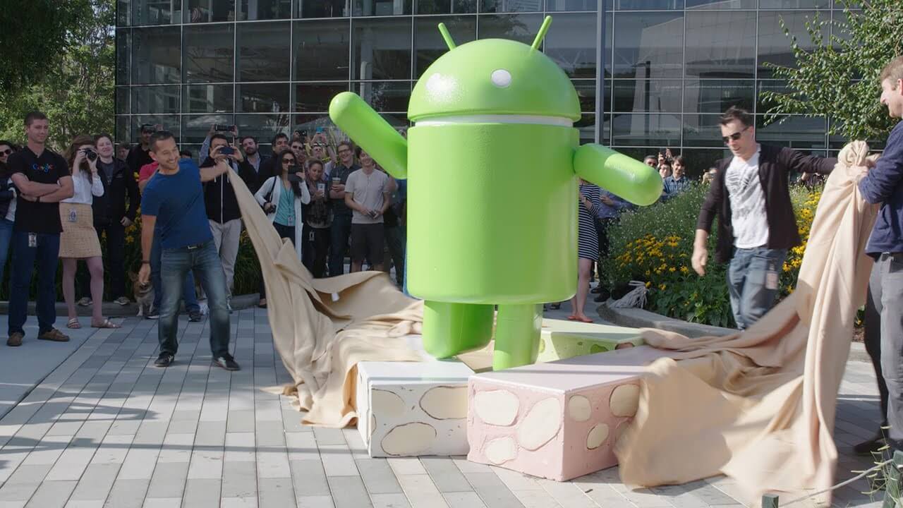 Patung Android 7.0 Nougat