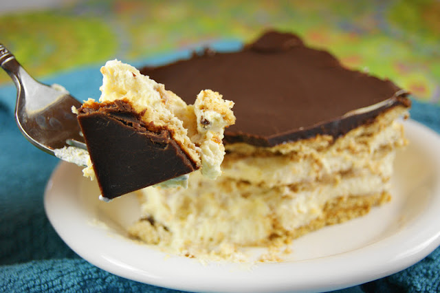  With layers of graham crackers too fluffy vanilla pudding No-Bake Chocolate Eclair Dessert