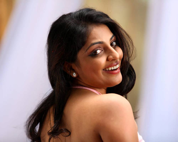 mythili glamour  images