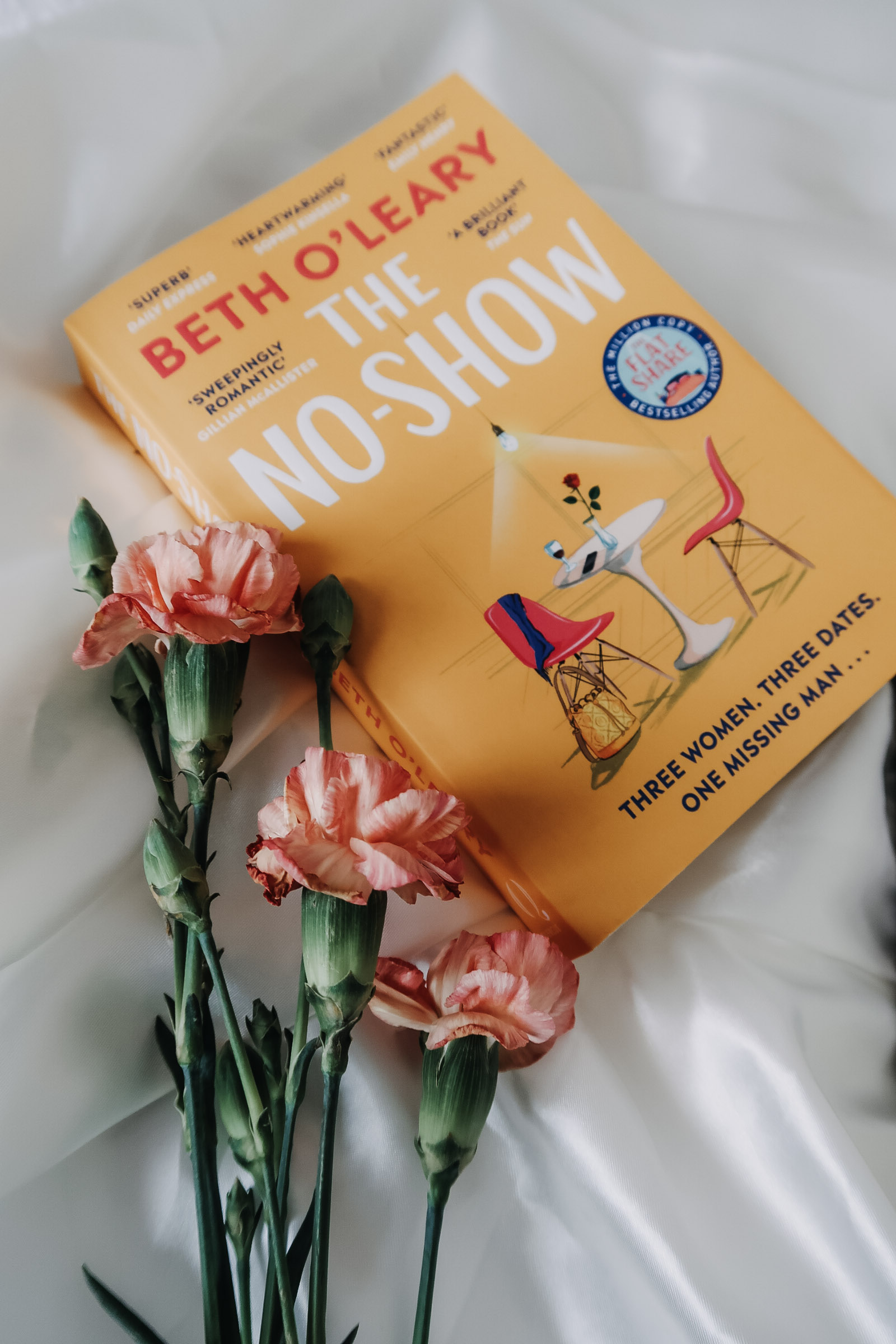 The No-Show by Beth O'Leary book.