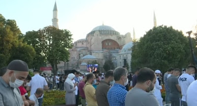 How do Turkish people celebrate Eid Bayram