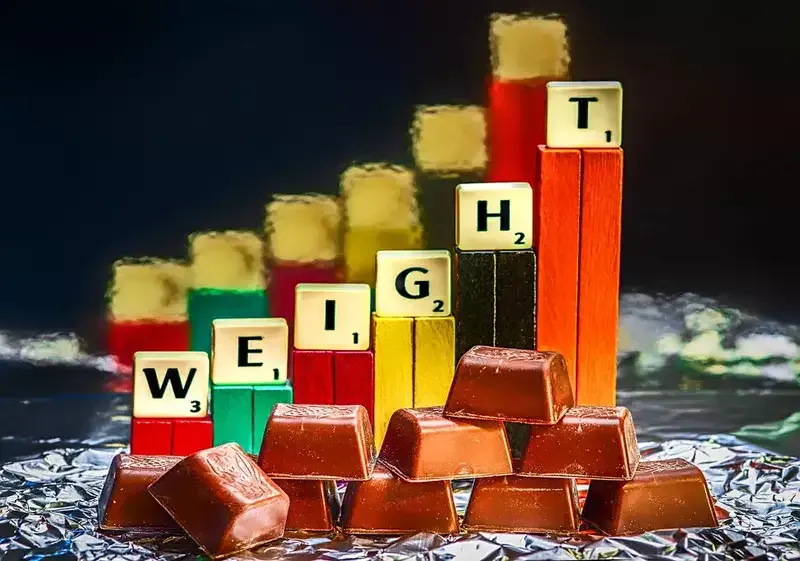 A balanced scale visually representing the pros and cons of Weight Watchers program, with healthy foods symbolizing benefits on one side and potential downsides like cost and unhealthy food choices on the other.