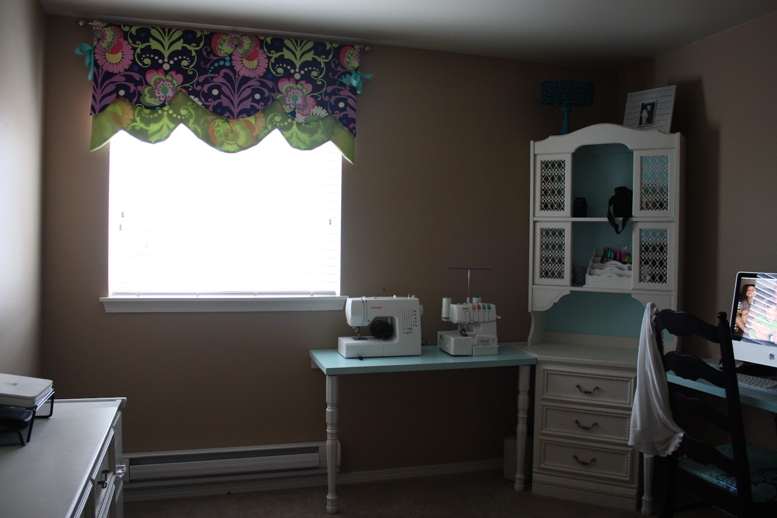 corner computer desk with hutch