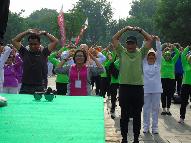 KodimKaranganyar - Hari Ibu ke 91 GOW Kabupaten Karanganyar Gelar Senam Bersama