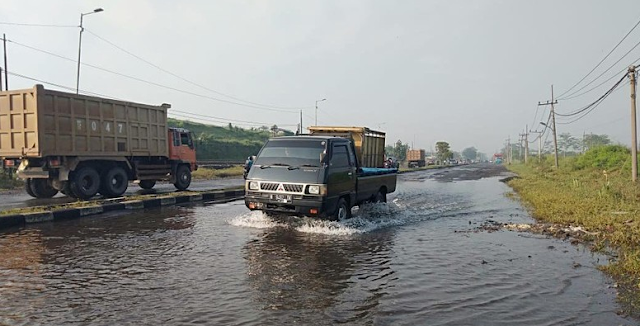 Jalan Raya Porong Lama Kembali Dibuka Setelah Terendam banjir Selama 2 Hari