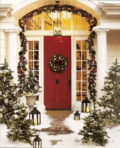 A Whole Bunch Of Christmas Porch Decorating Idea