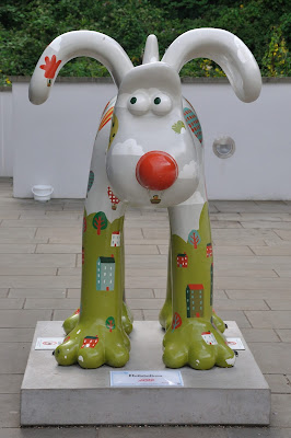 Hullaballoon Gromit (front view)