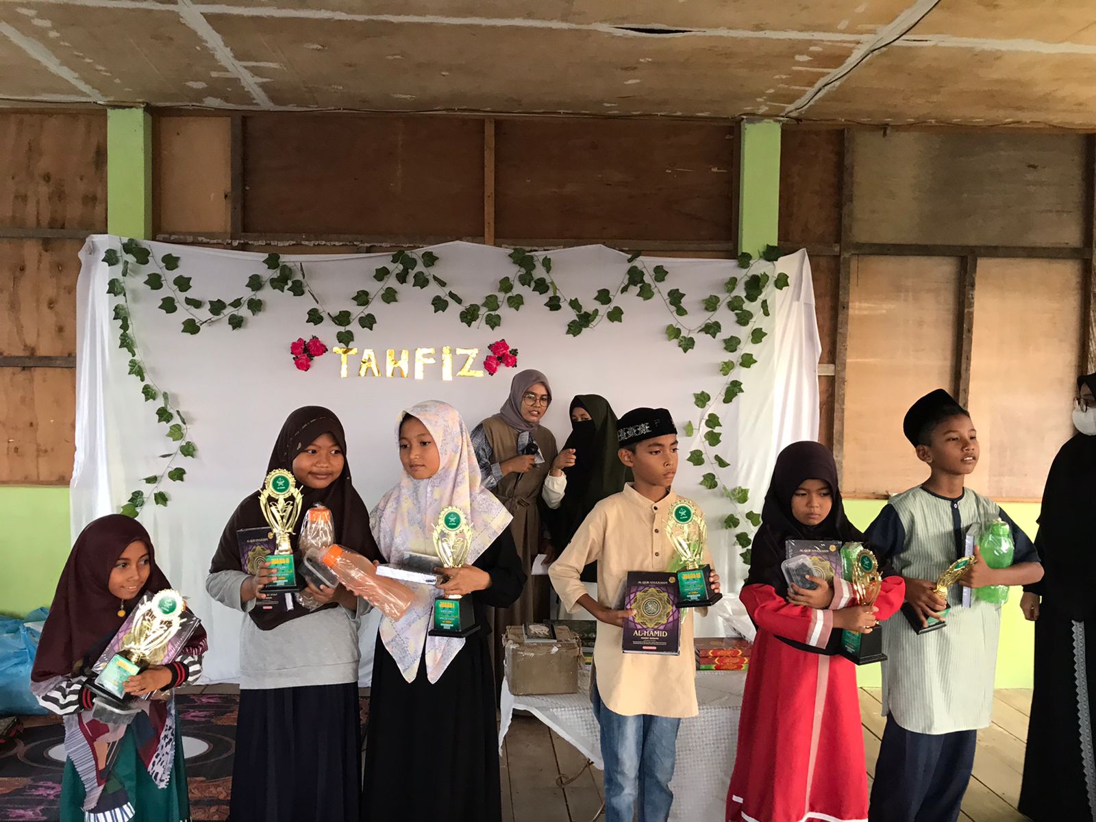 Sambangi Generasi Qur'ani di Balai Pengajian Raudhatul Ulum, Komunitas Jum'at Barokah Lhokseumawe Berbagi Keberkahan Ramadhan