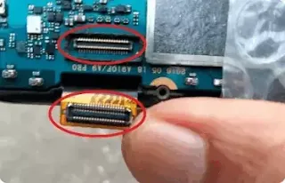 Kerusakan Pada Kabel Flexible dan Soket LCD