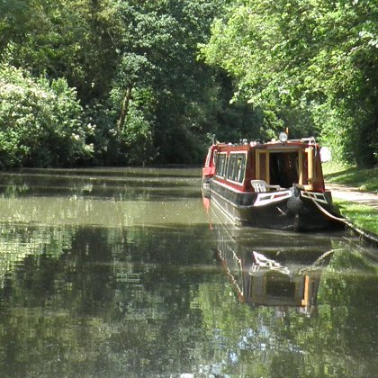 barge on the Grand Union Canal