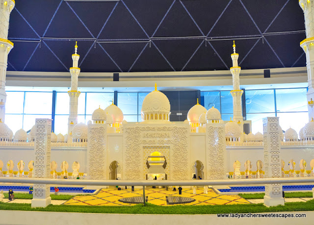 grand mosque at Legoland Dubai Miniland 