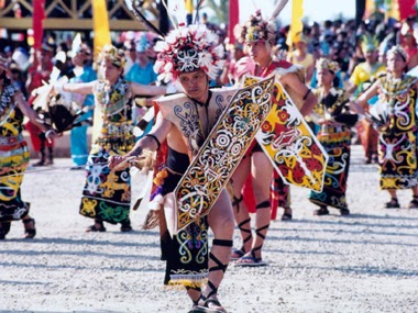 tari dayak kalimantan barat