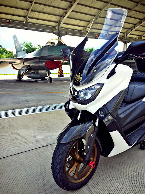 AUTOBLOG 11 Yamaha Nmax Touring  yang stylish