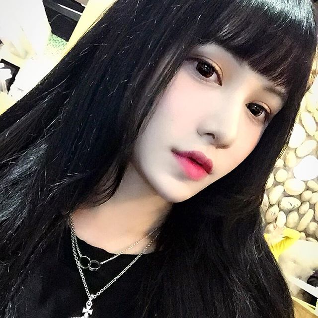 Wanita Super Cantik Layaknya Bukan Manusia, Bisa Jadi Boneka, Tokoh Nyata Anime Atau Robot Buatan?