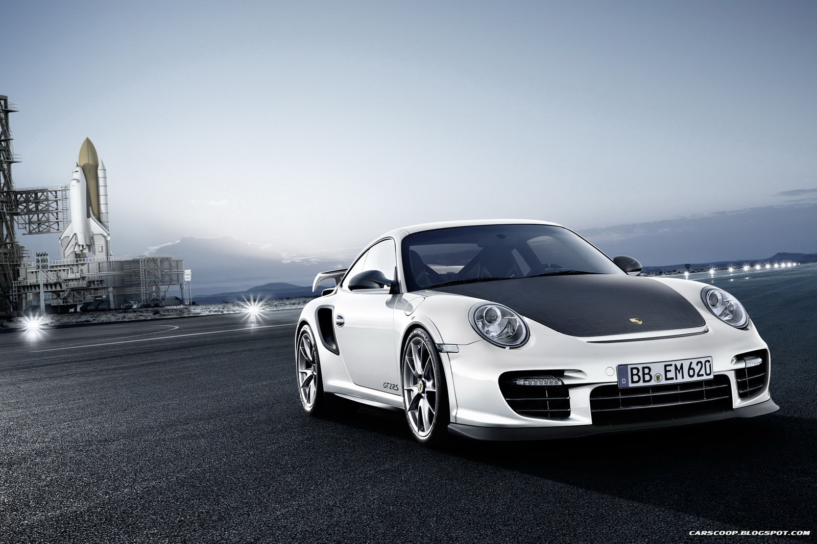 ... s7kw3H19I/AAAAAAAC1kg/Q2fp6qzpduI/s1600/2011-Porsche-911-GT2-RS-47.jpg