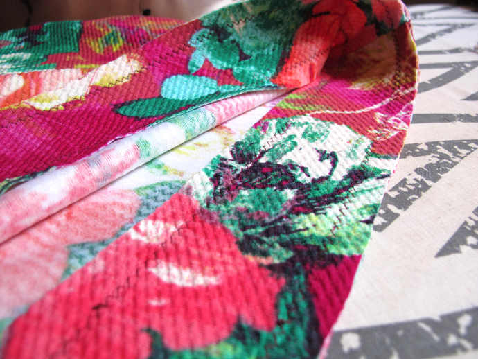 oonaballoona | a sewing blog | stretch stitches: lightning stitch, triple stitch, zigzag