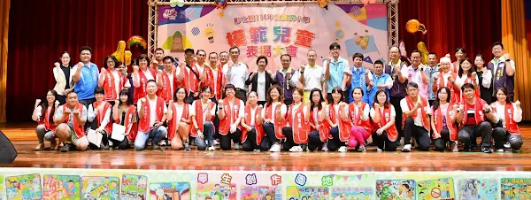 ▲彰化縣政府教育處團隊合影。（記者林明佑翻攝）