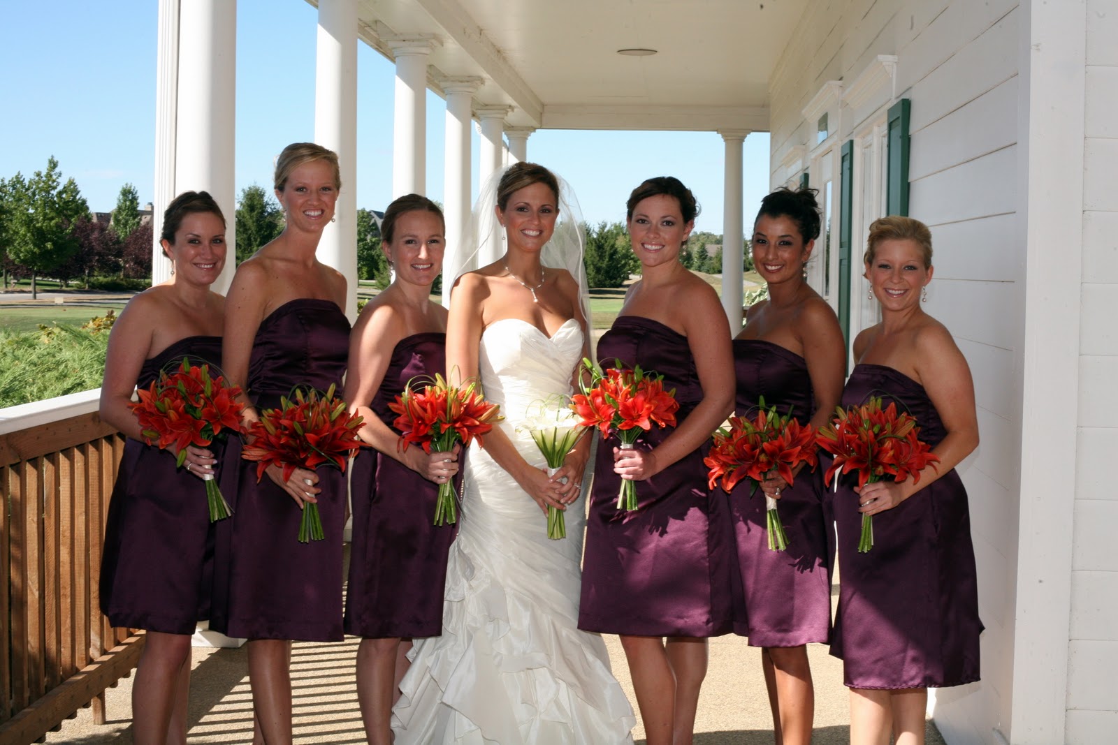 Love the orange bouquets!