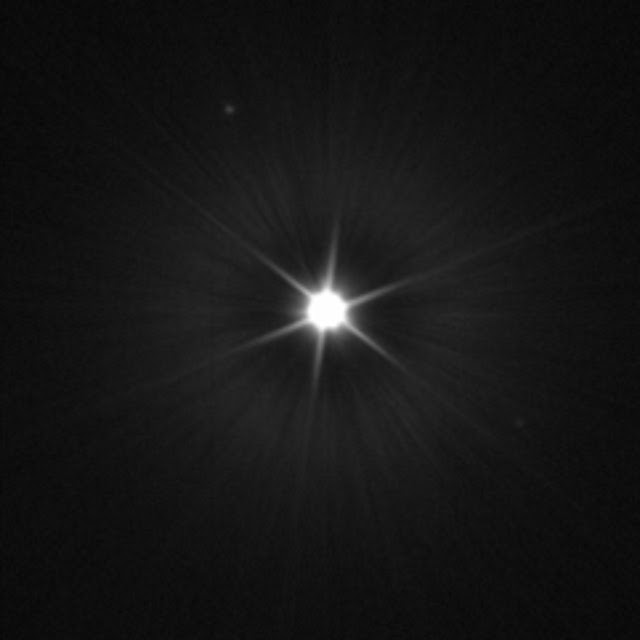Estrela Vega fotografada pela câmera DRACO da missão DART que irá colidir com asteroide em 26 de setembro de 2022