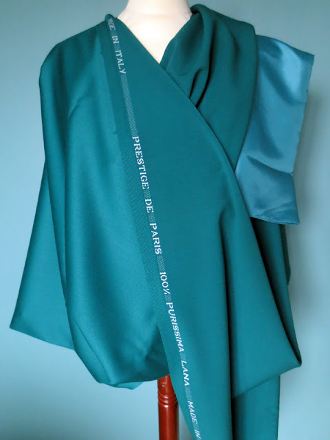 Teal green Italian wool and acetate-cupro lining | www.stinap.com